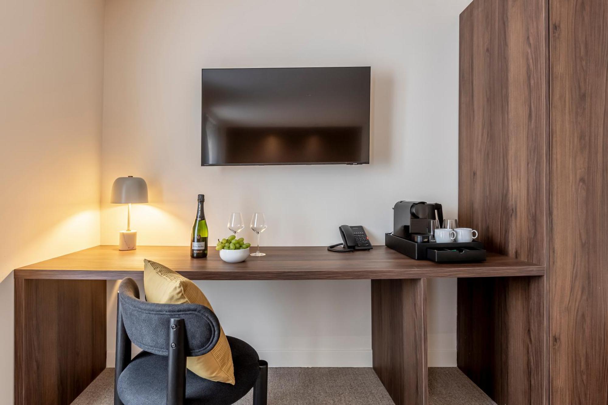Le Monsieur By Sweett Hotel Paris Bilik gambar